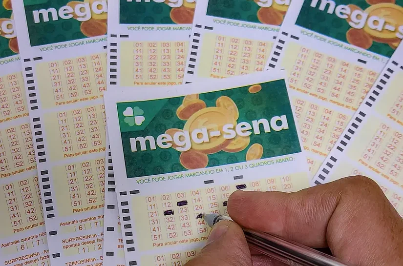 Mega-Sena acumula e prêmio vai a R$ 105 milhões