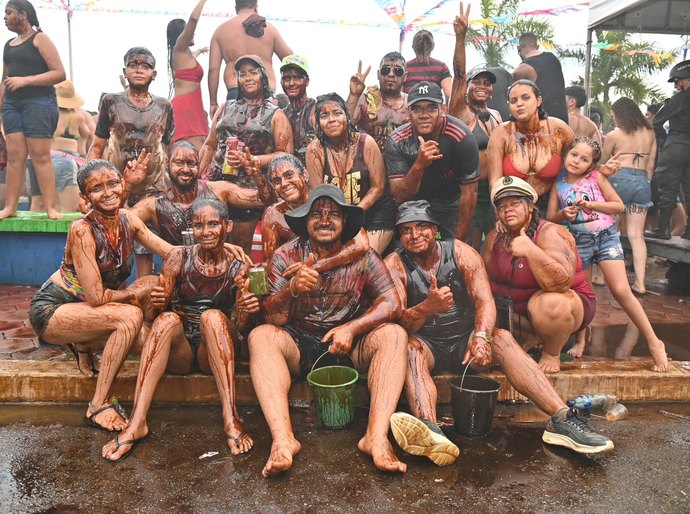 Último dia de Mela Mela anima foliões e leva milhares as ruas de São José da Laje