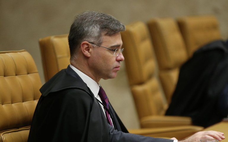 Após recurso, Mendonça ordena que Alcolumbre prorrogue CPMI do INSS