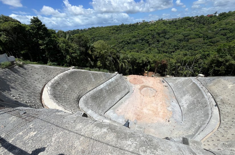 Obra de contenção definitiva na encosta do Conjunto João Sampaio entra na reta final