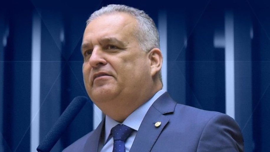 Alfredão nas paradas