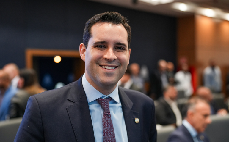 Cavaliere afirma que defenderá o Rio de 'interesses ocultos' em caso de judicialização de regras para 'motinhas' elétricas