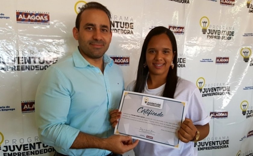 Governo de Alagoas entrega em Piaçabuçu certificados do Juventude Empreendedora