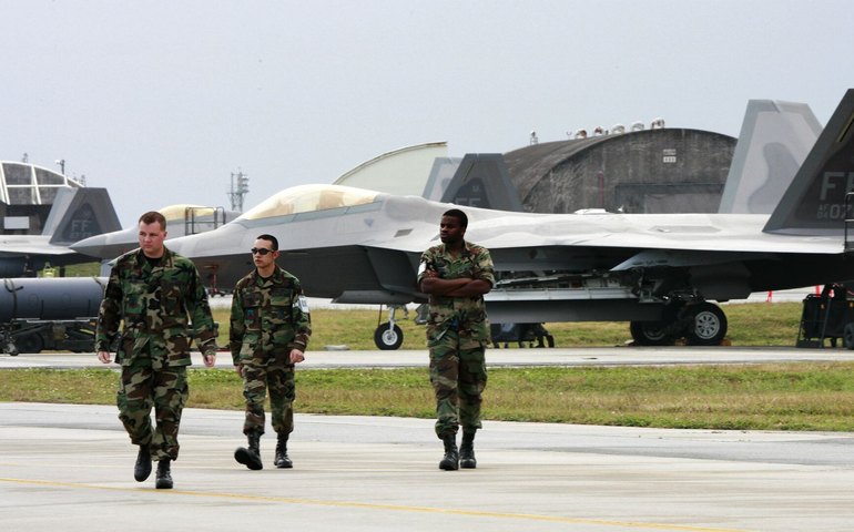 Aeródromos dos EUA no Pacífico são vulneráveis a ataques de mísseis da China, diz estudo