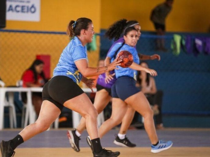 Ginásio Arivaldo Maia sedia competição de Handebol Infantil Feminino, em Maceió