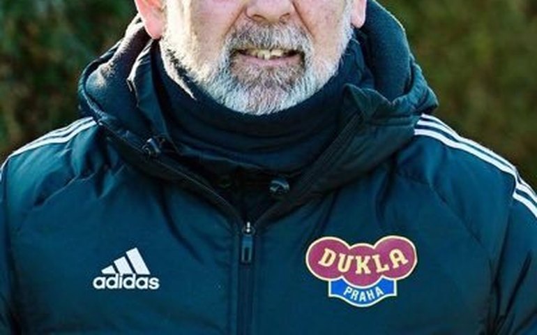 Técnico é suspenso por três meses por insultos racistas na República Tcheca