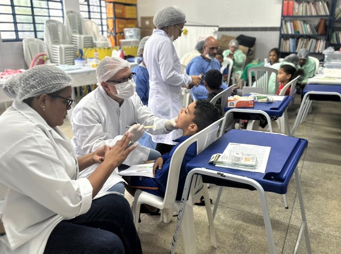 Saúde Bucal realiza ação preventiva em escola no Benedito Bentes