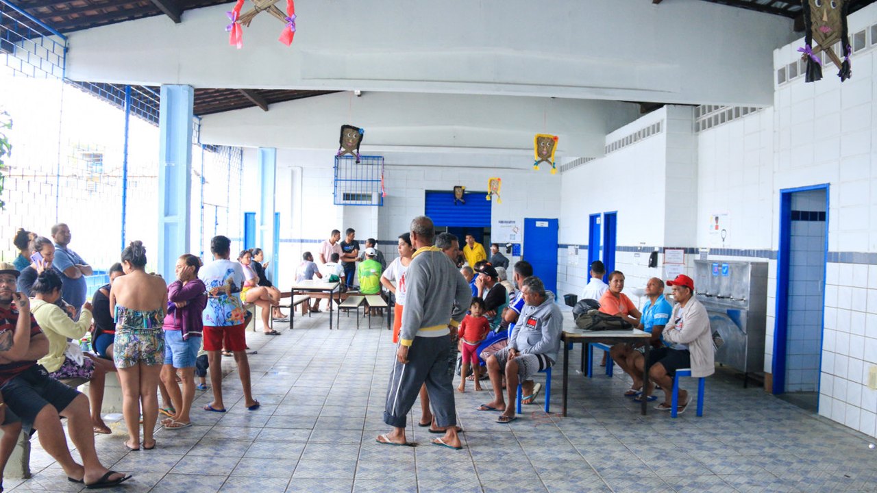 Escolas da rede estadual de ensino servem de abrigo para mais de 300 pessoas em Maceió