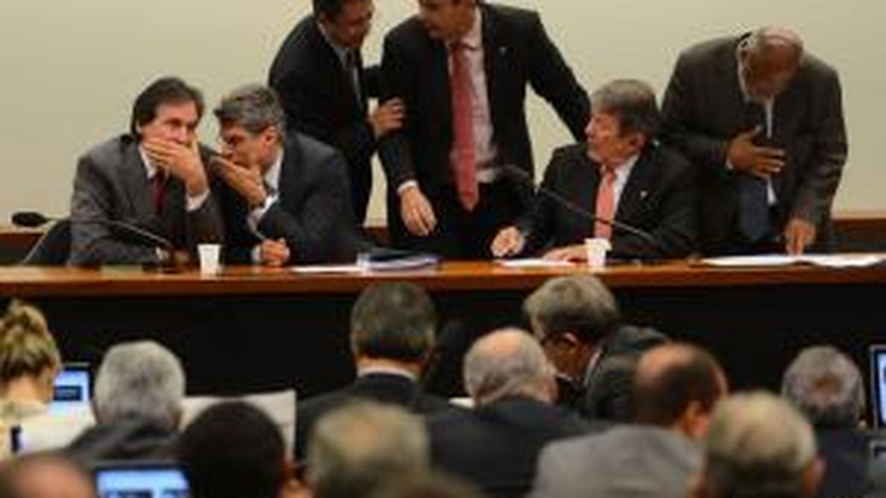 Comissão do Orçamento aprova projeto que amplia abatimento no superávit