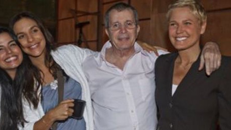 Xuxa visita Ivete Sangalo em gravação de seriado