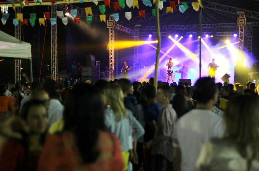 Com homenagem à Ditinha, shows de forró abrem o Arraiá em Arapiraca