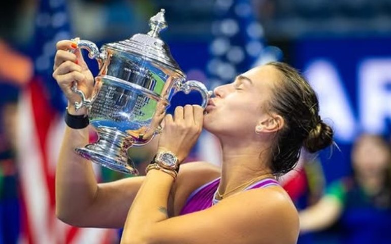 Sabalenka aplica 'pneu' e avança às oitavas em Brisbane; Badosa é surpreendida