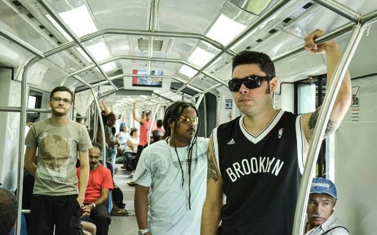 Teatro é o Maior Barato’ recebe trio Tequilla Bomb com show ‘Seja Luz’