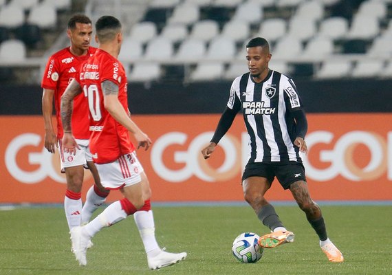 Perri falha, mas Botafogo vira sobre o Inter e fecha 1º turno com campanha histórica