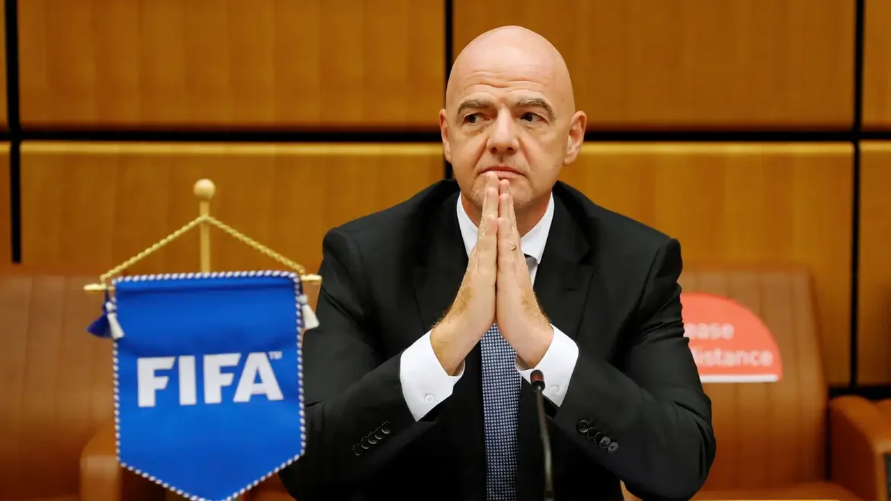 Crise ameaça reeleição de Infantino: veja como funciona a eleição para a presidência da Fifa