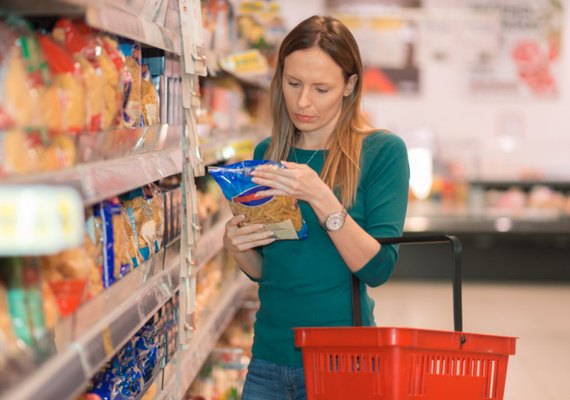 Rótulos têm novas regras para auxiliar compra de alimentos