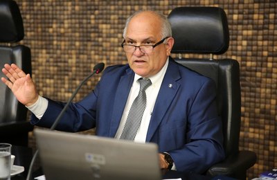 Otávio Praxedes dialoga com Legislativo para resolver assuntos de interesse de servidores 