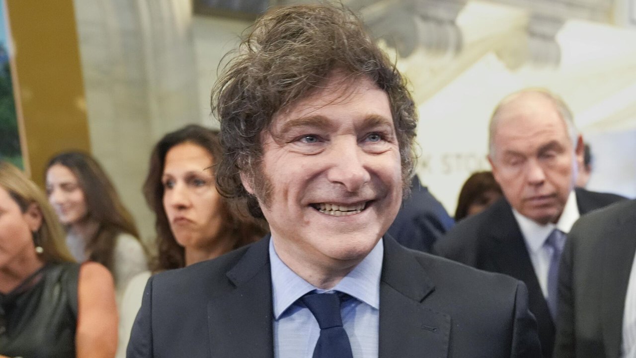 Na Argentina, Milei e Caputo reforçam compromisso com agenda fiscal após revés na Câmara