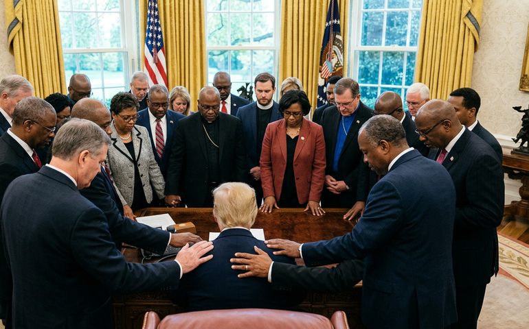 Líderes cristãos rezam ao redor de Trump no Salão Oval, na Casa Branca