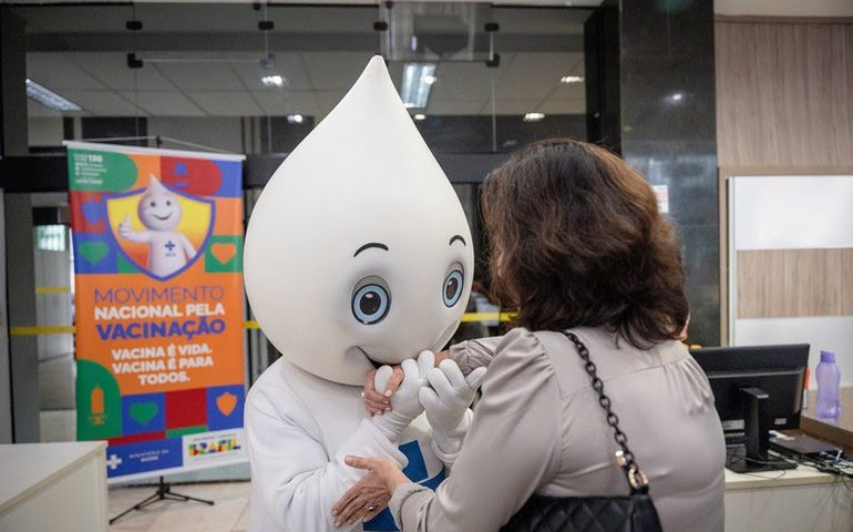 Campanha de multivacinação para crianças e adolescentes aposta em Zé Gotinha nas redes
