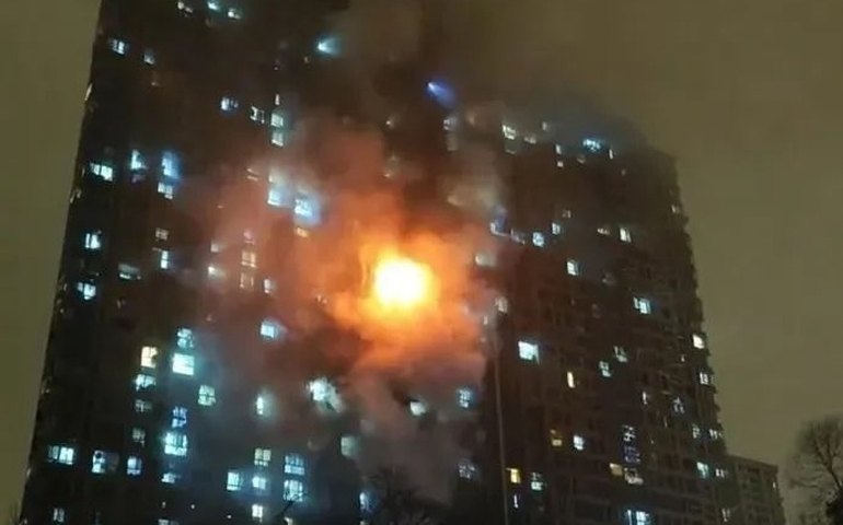 Incêndio em edifício residencial deixa ao menos 15 mortos no leste da China; vídeo