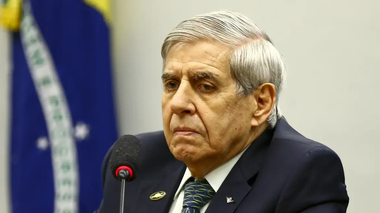 Trama golpista: defesa de Heleno pede ao STF revisão de pena e alega que multa o deixaria em situação de 'miséria'