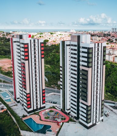 DELLAVIA PARK CLUB