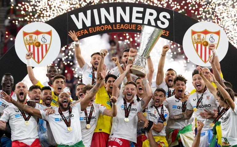 Montiel, herói do tri da Argentina, decide contra a Roma e leva Sevilla ao hepta da Liga Europa