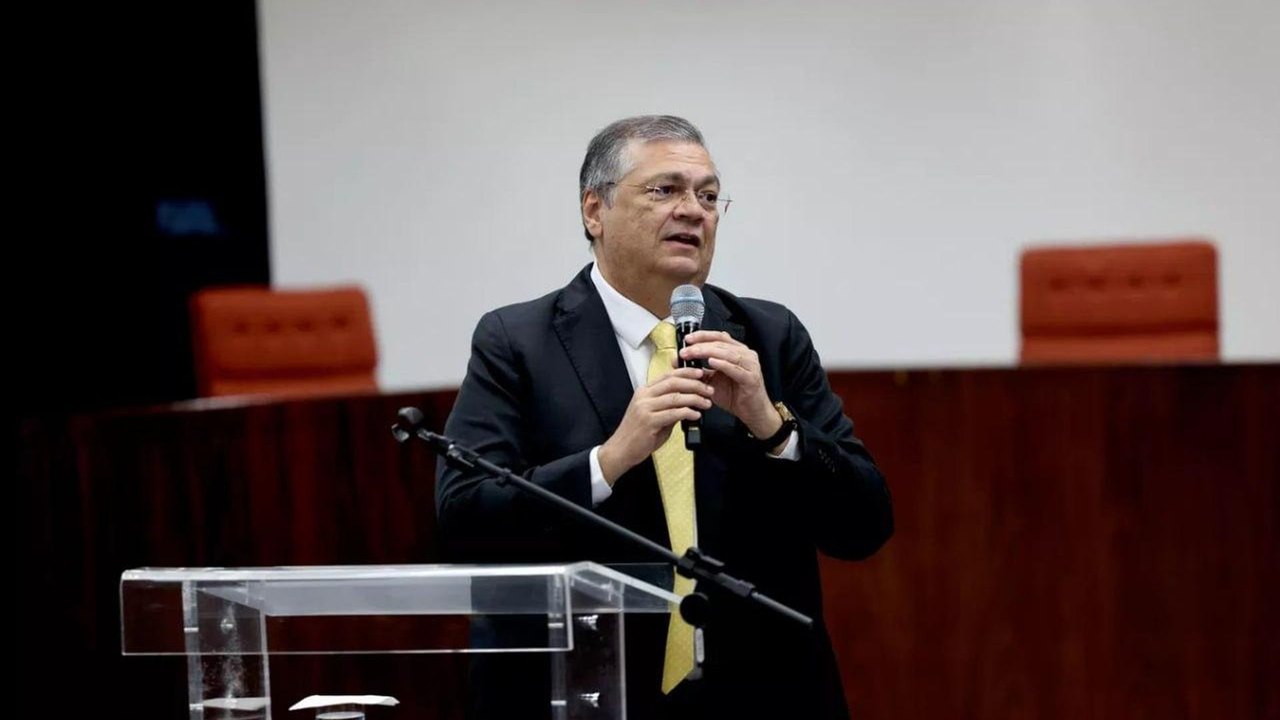 STF manda PF investigar irregularidades em emendas Pix