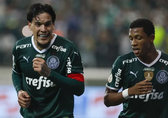 Segue o líder! Gustavo Gómez brilha, Palmeiras vence o Atlético-GO e se isola no Brasileirão