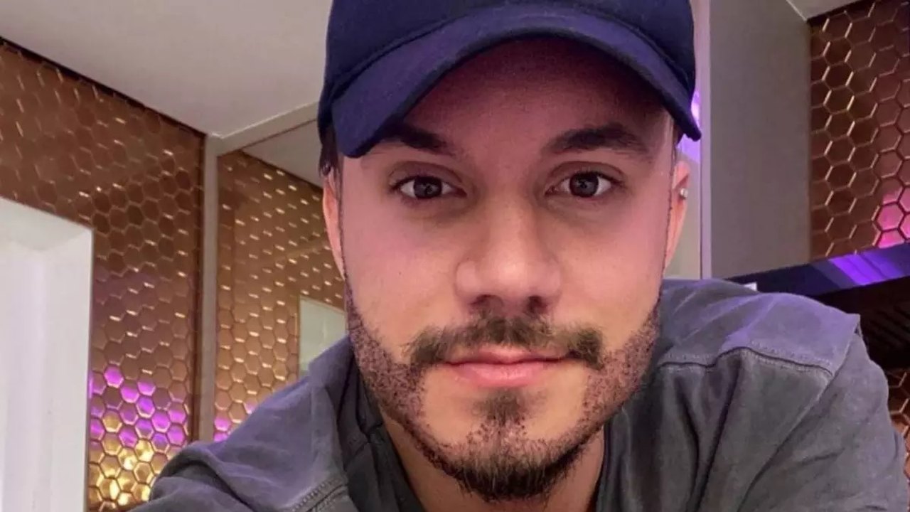 Eliezer se interna para fazer rinoplastia