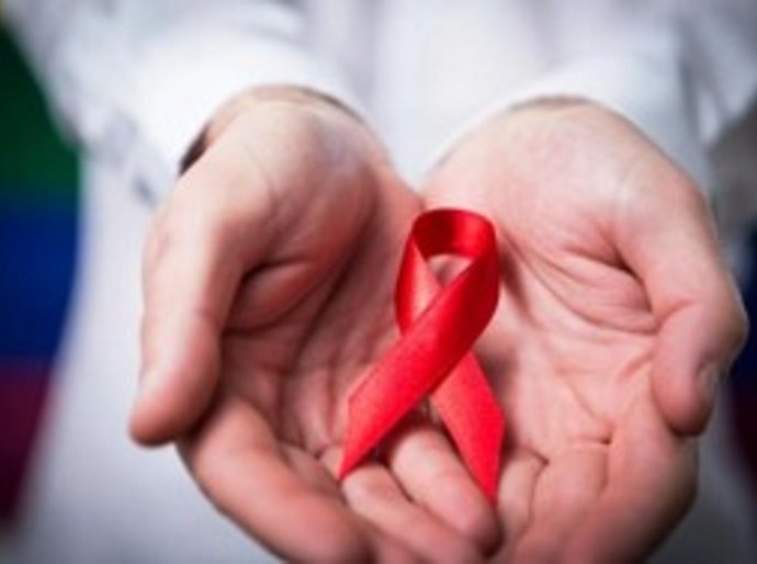 SMS discute mudança no modelo de tratamento da AIDS e HIV