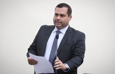 Com proximidade de final de prazo para funcionamento do Abatedouro de Viçosa, Fernando Pereira pede providências ao Estado 