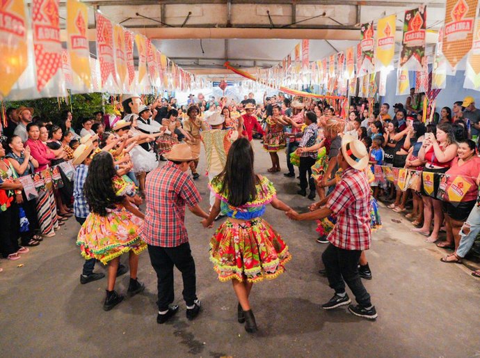 Comunidades abordam a miscigenação cultural e o resgate à ancestralidade no 7º dia de arraiais em Arapiraca