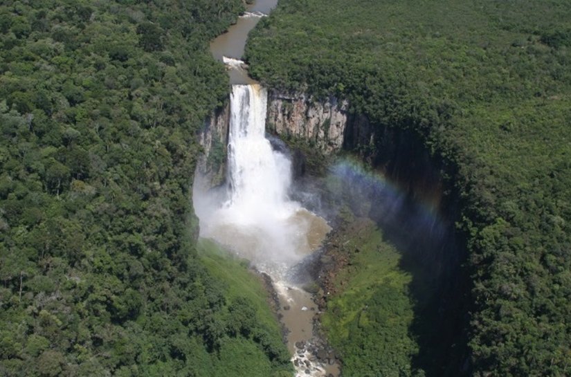 Cinco cachoeiras espalhadas pelo Brasil e que valem uma visita