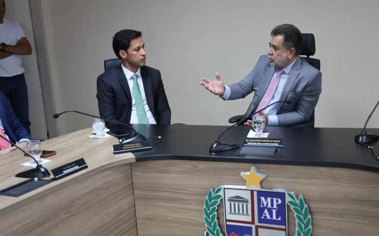 Portas abertas: Chefe do Ministério Público recebe Rodrigo Cunha para fortalecer parcerias com a Prefeitura