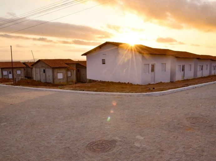 Prefeito Luciano Barbosa entrega mais uma etapa da revolução habitacional na Comunidade Mangabeiras