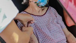 Sergipe imuniza idosos acima de 70 anos com quarta dose contra Covid-19 / Foto: Foto: SES/SE