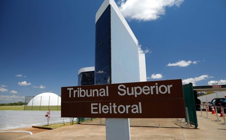 TSE pede acesso a perícia de minuta de golpe em ação contra Bolsonaro