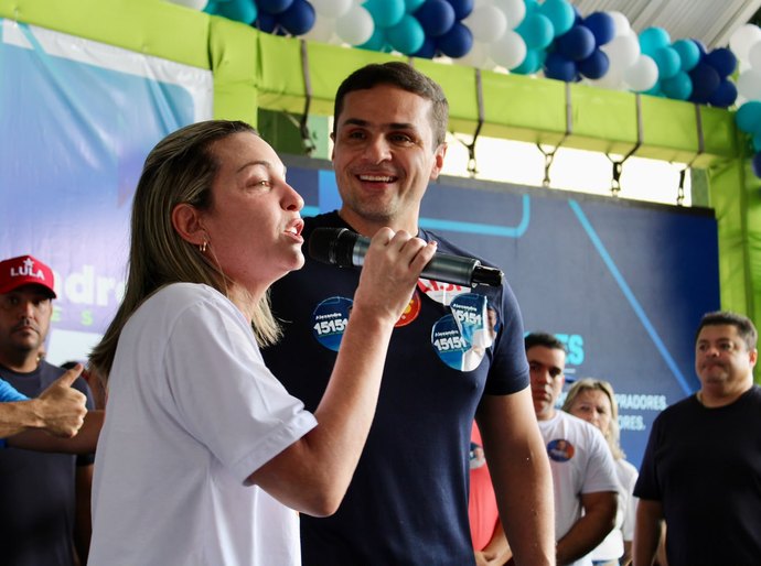 Ao lado de Alexandre Ayres, Thais Canuto ressalta compromisso com a proteção às mulheres