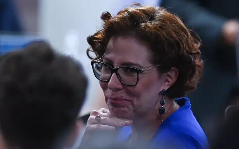 Justiça italiana nega extradição de Carla Zambelli