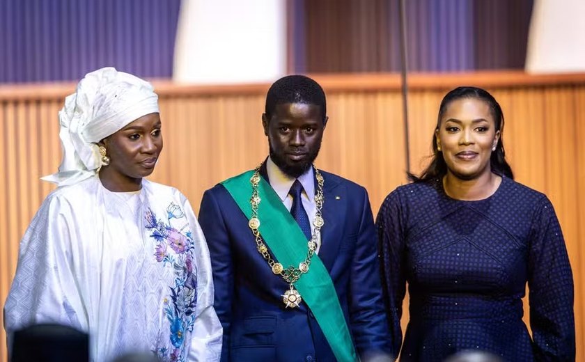 Marie Khone e Absa Faye: saiba quem são as primeiras-damas do novo presidente de Senegal