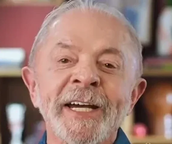 “Quem vota Lula 13, vota Renan 15”: presidente cita parceria com emedebista em pedido de voto