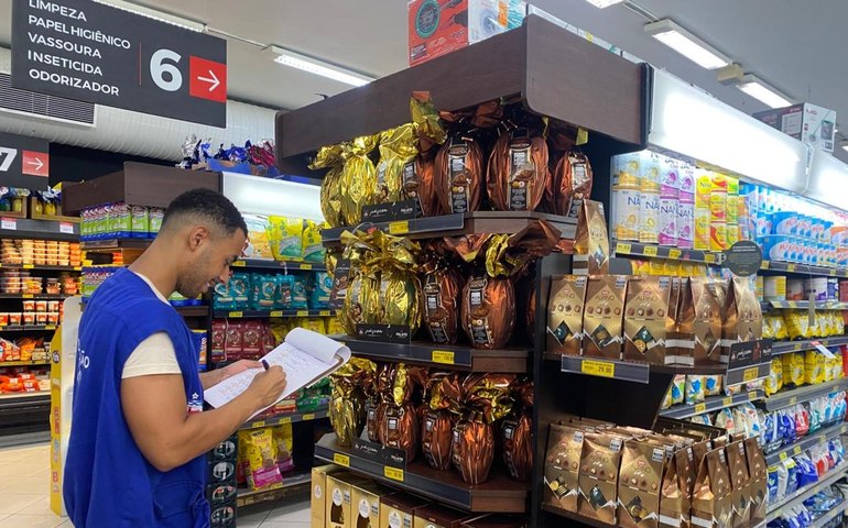 Procon Alagoas realiza pesquisa de preços e fiscalização de produtos para a Semana Santa
