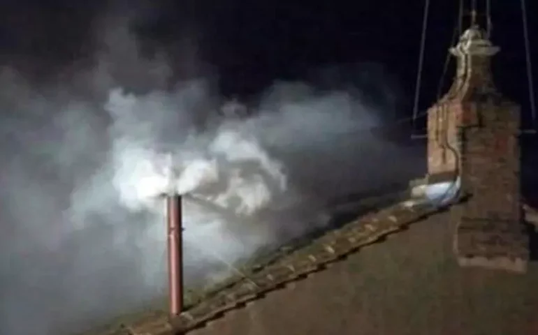 Confira como a Capela Sistina é preparada para conclave