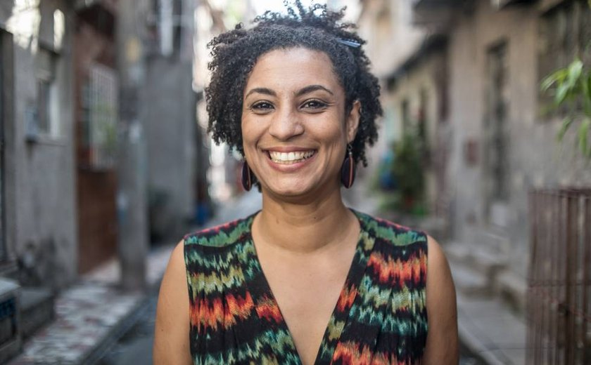 Vereadora Marielle Franco, do PSOL, é assassinada a tiros no centro do Rio