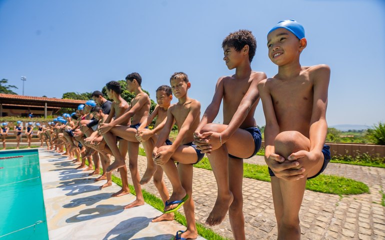 Prefeitura inicia projeto Escolinhas Esportivas para alunos e alunas da Rede Municipal de Ensino