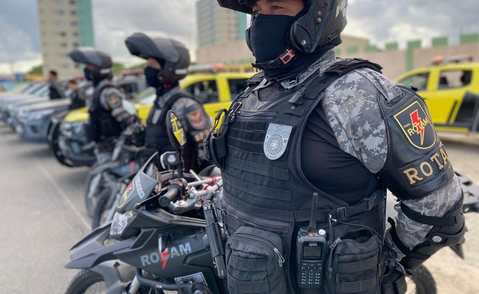 Mais de 180 policiais e 70 viaturas extras incrementam o policiamento