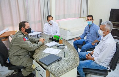 Polícia garante segurança ostensiva após reunião entre prefeitura e representantes do comércio de Arapiraca 
