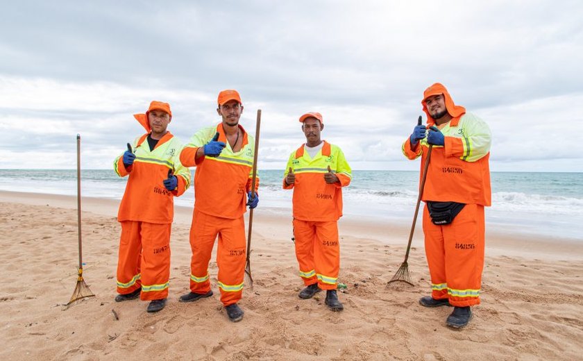 Alta temporada: Maceió reforça serviços de limpeza urbana neste mês de dezembro